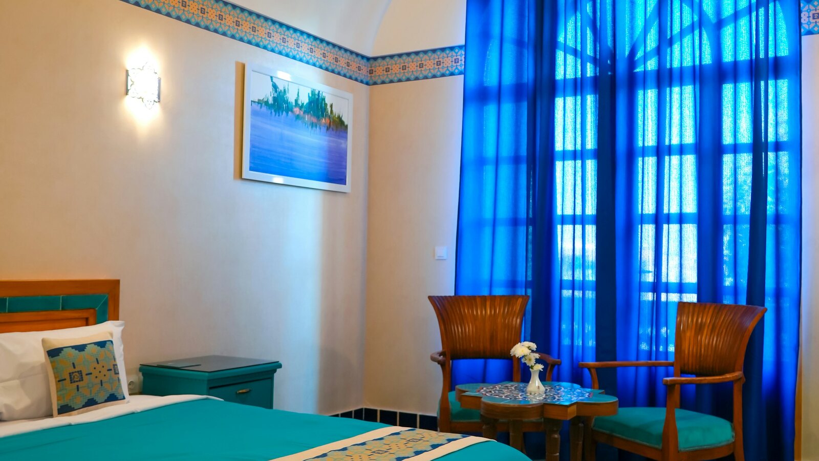 Courtyard room